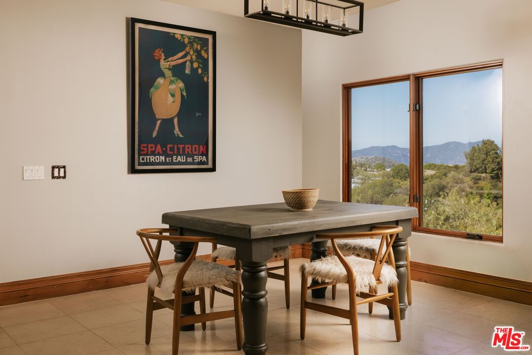 Mulholland photo 9