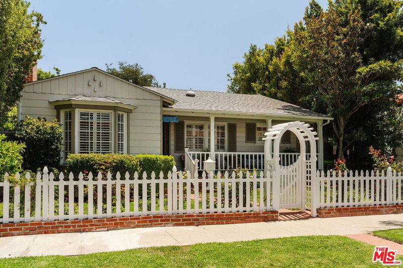 1502 Crescent Heights Blvd