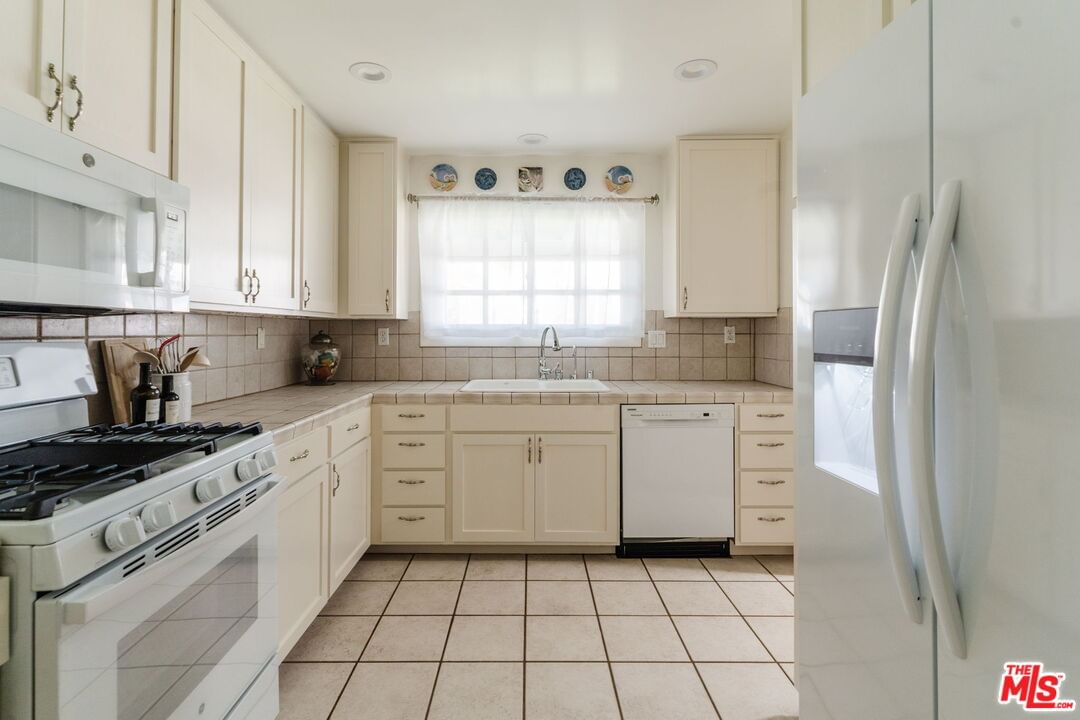 Crescent Heights photo 21
