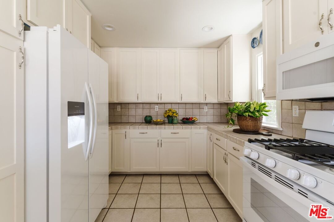 Crescent Heights photo 24