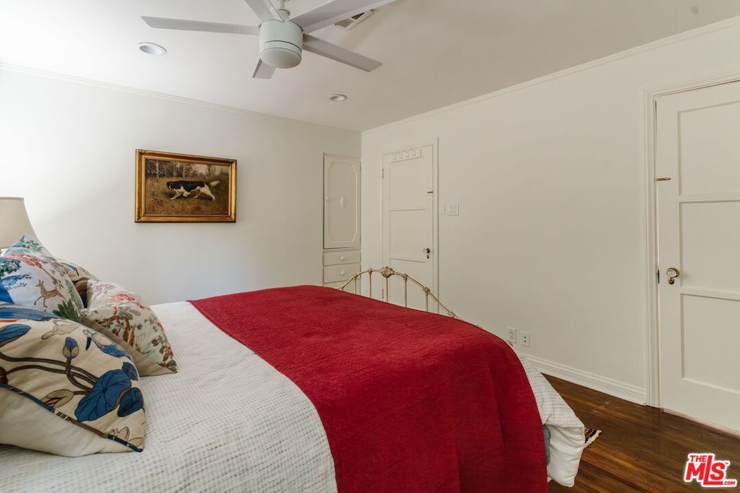 Crescent Heights photo 28