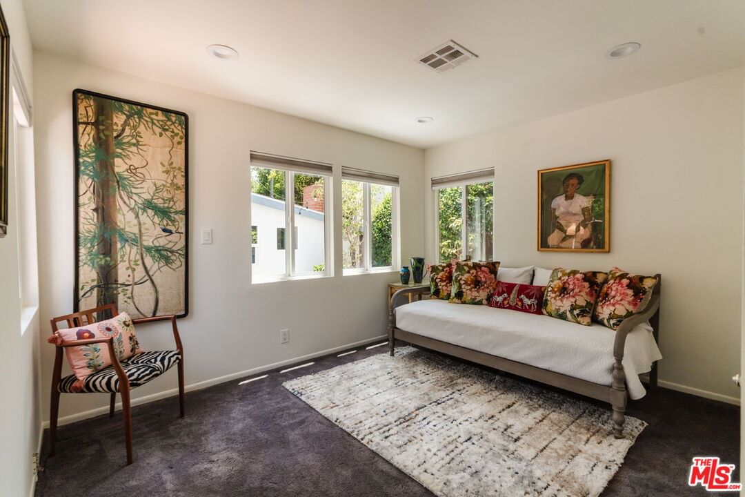 Crescent Heights photo 29