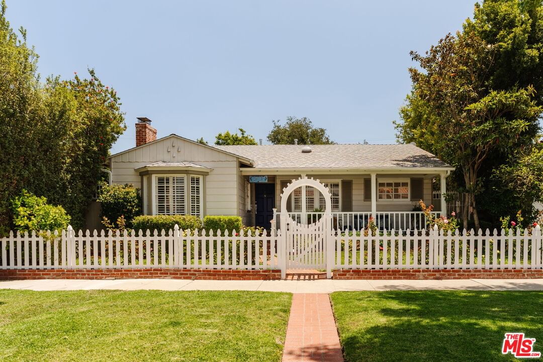 Crescent Heights photo 3