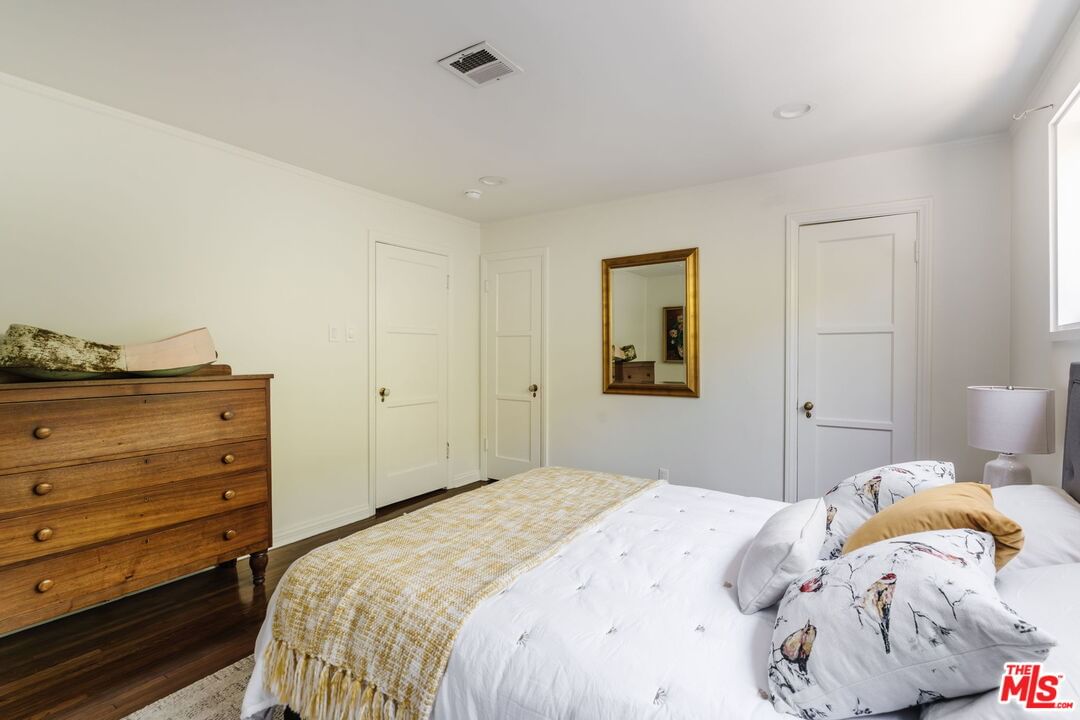 Crescent Heights photo 36