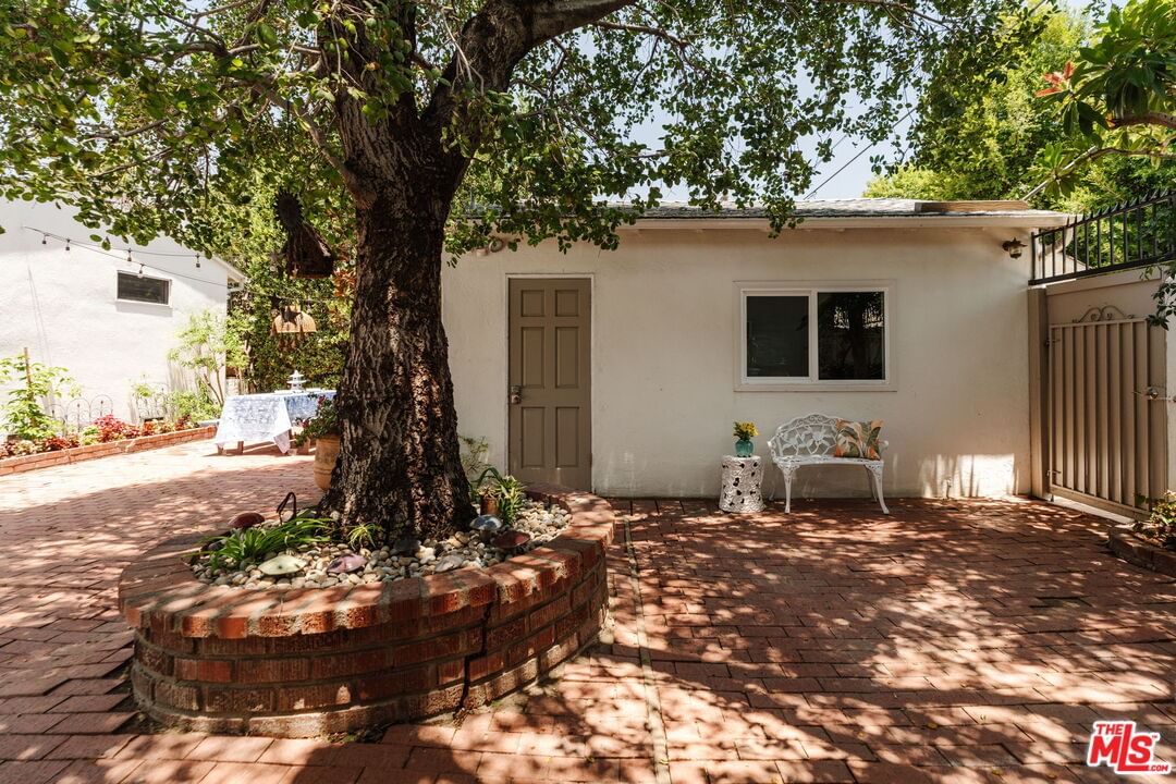 Crescent Heights photo 41