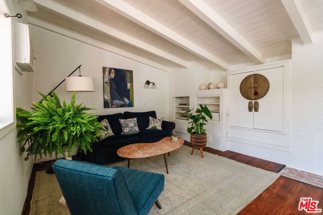Crescent Heights photo 44