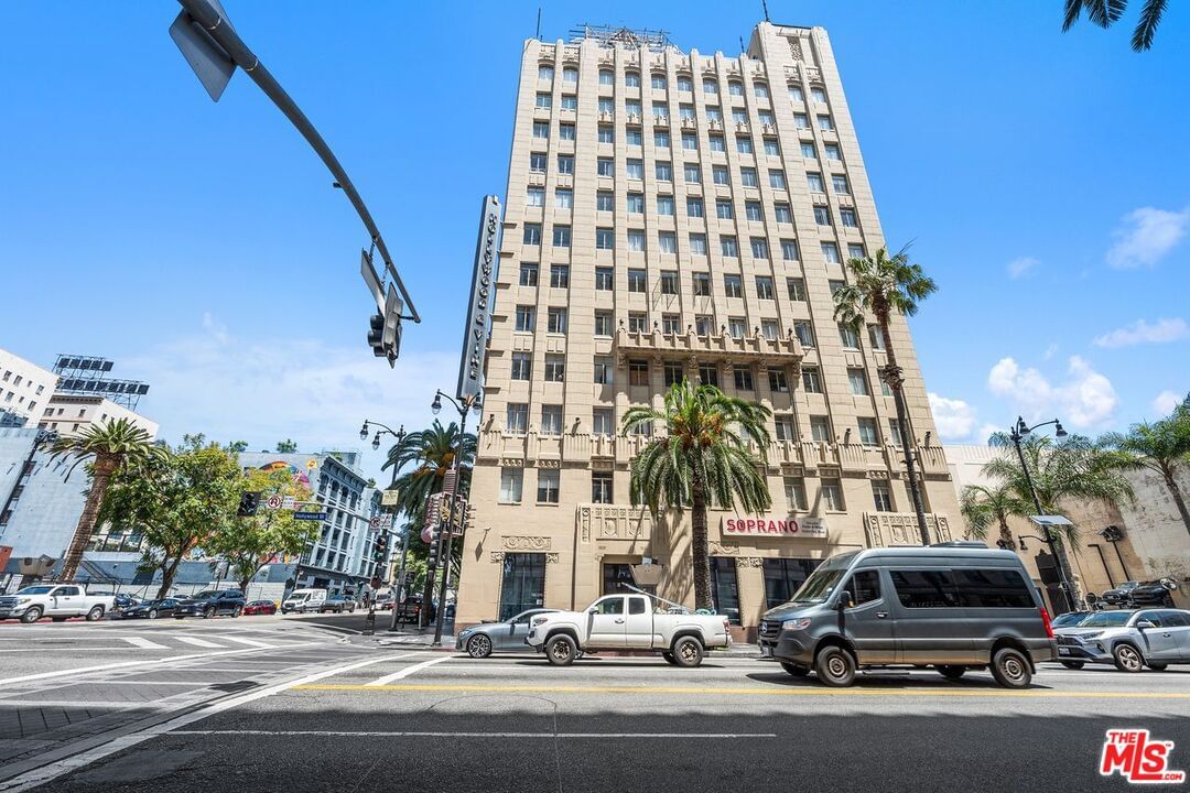 Hollywood photo 31