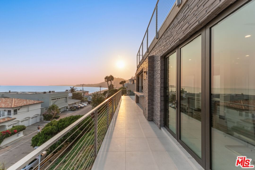 Malibu photo 6