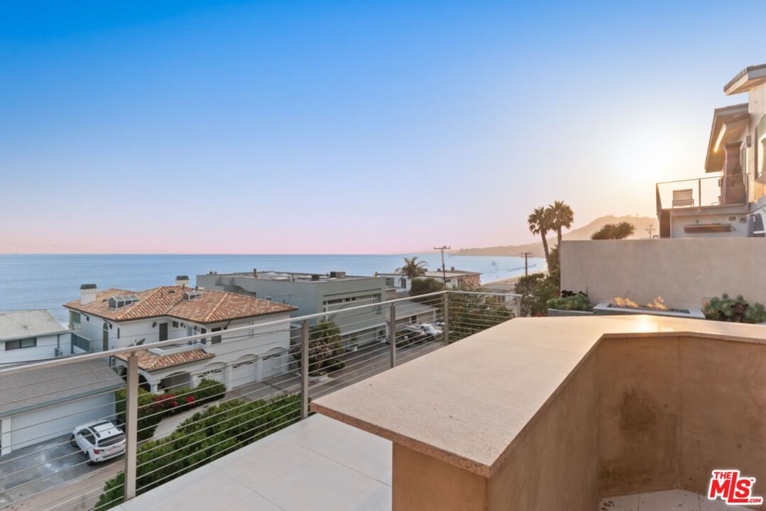Malibu photo 10