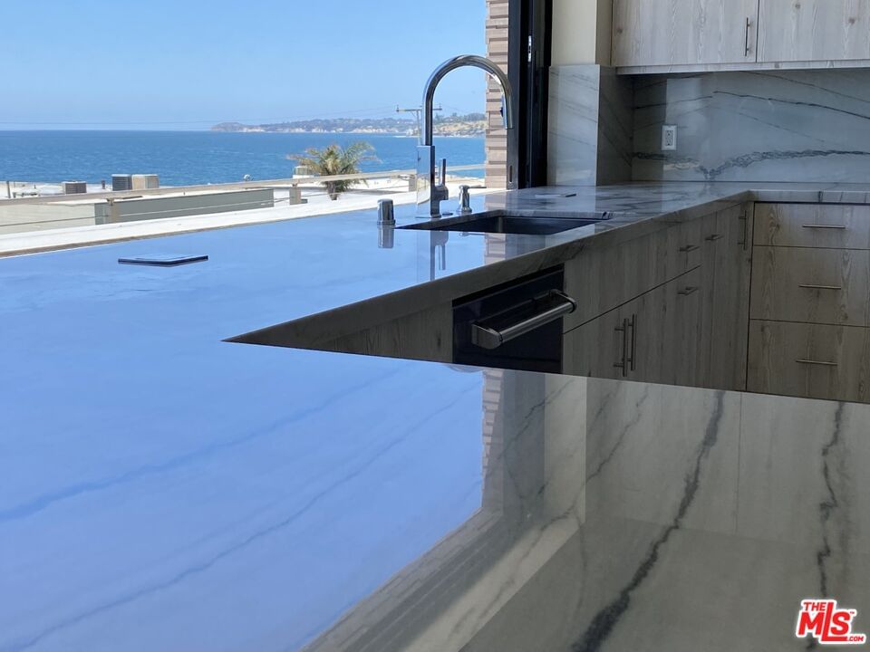 Malibu photo 22
