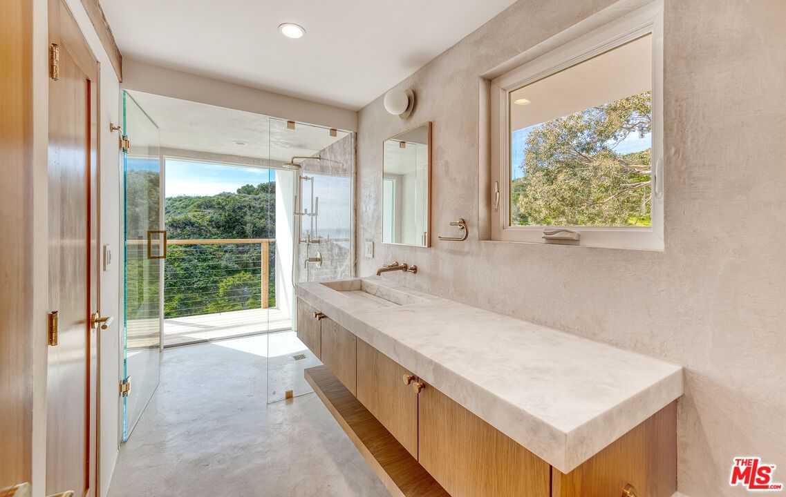Rockpoint photo 55