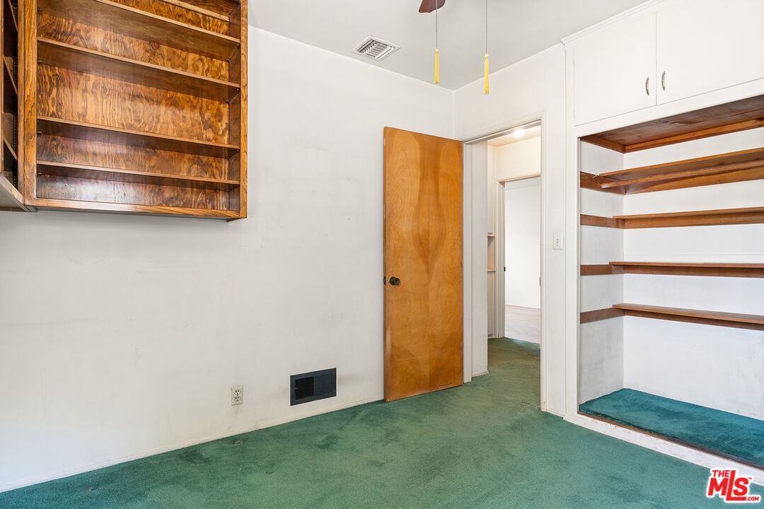 Oak Crest photo 10