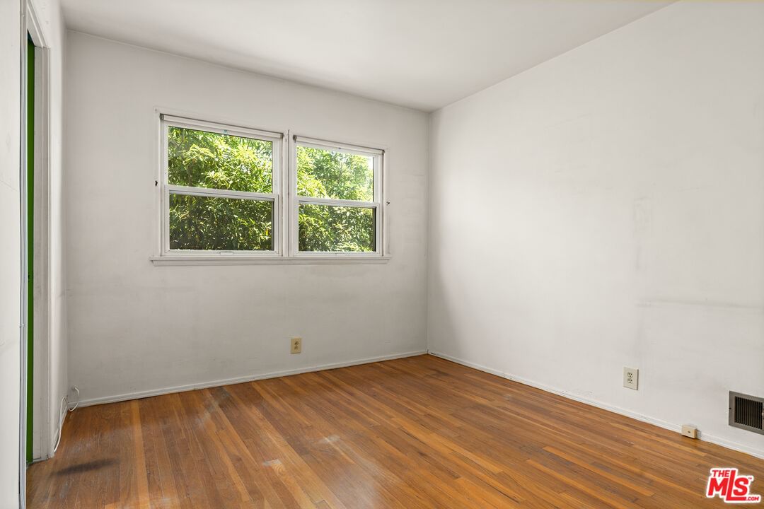 Oak Crest photo 16
