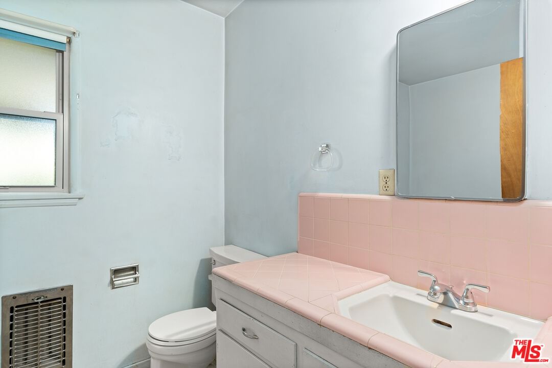 Oak Crest photo 18