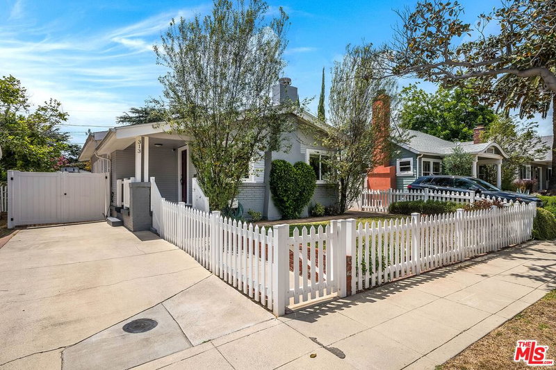 313 Norton Ave