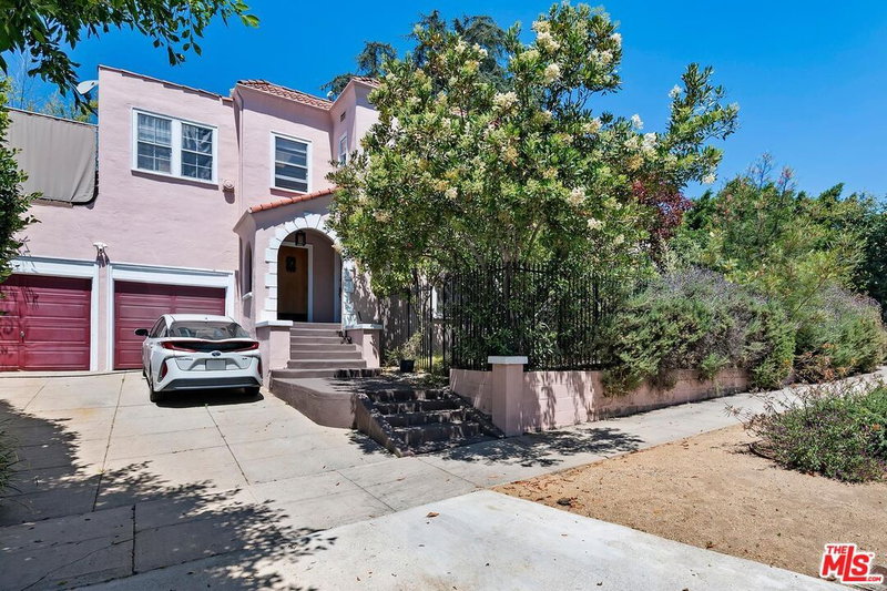 1107 Citrus Ave