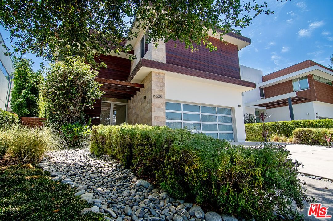 Moorpark photo 2