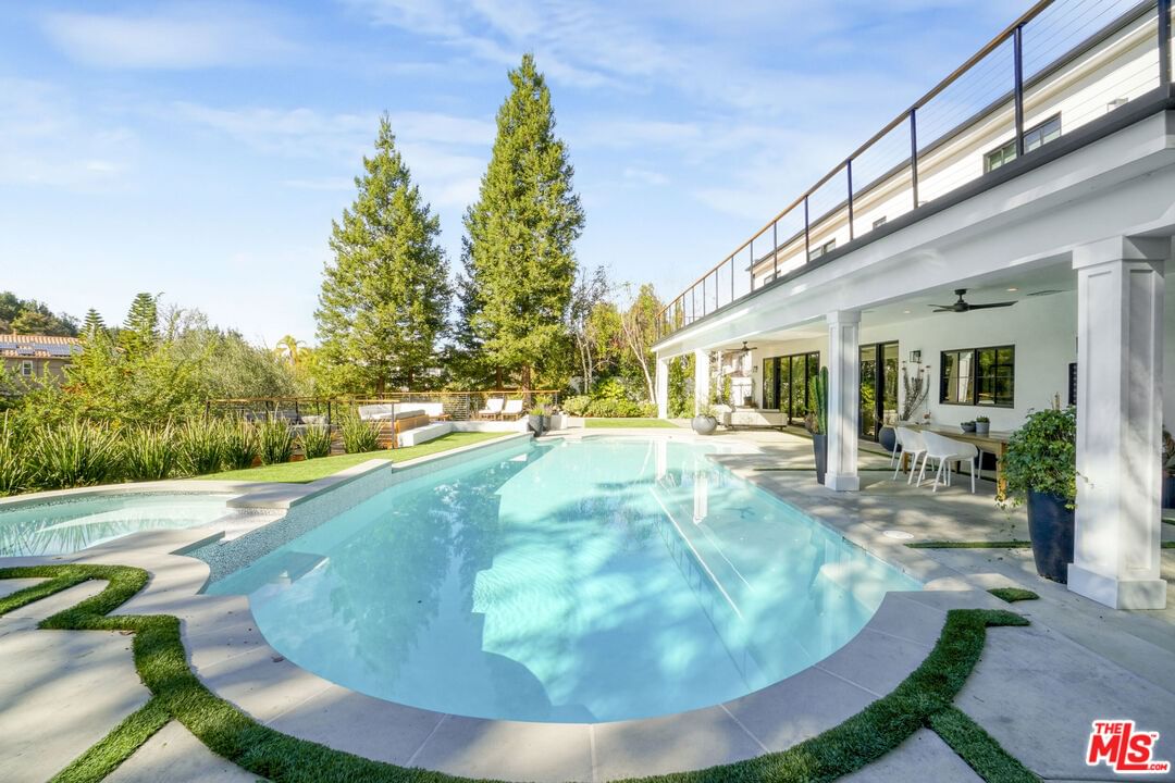 Lake Encino photo 22
