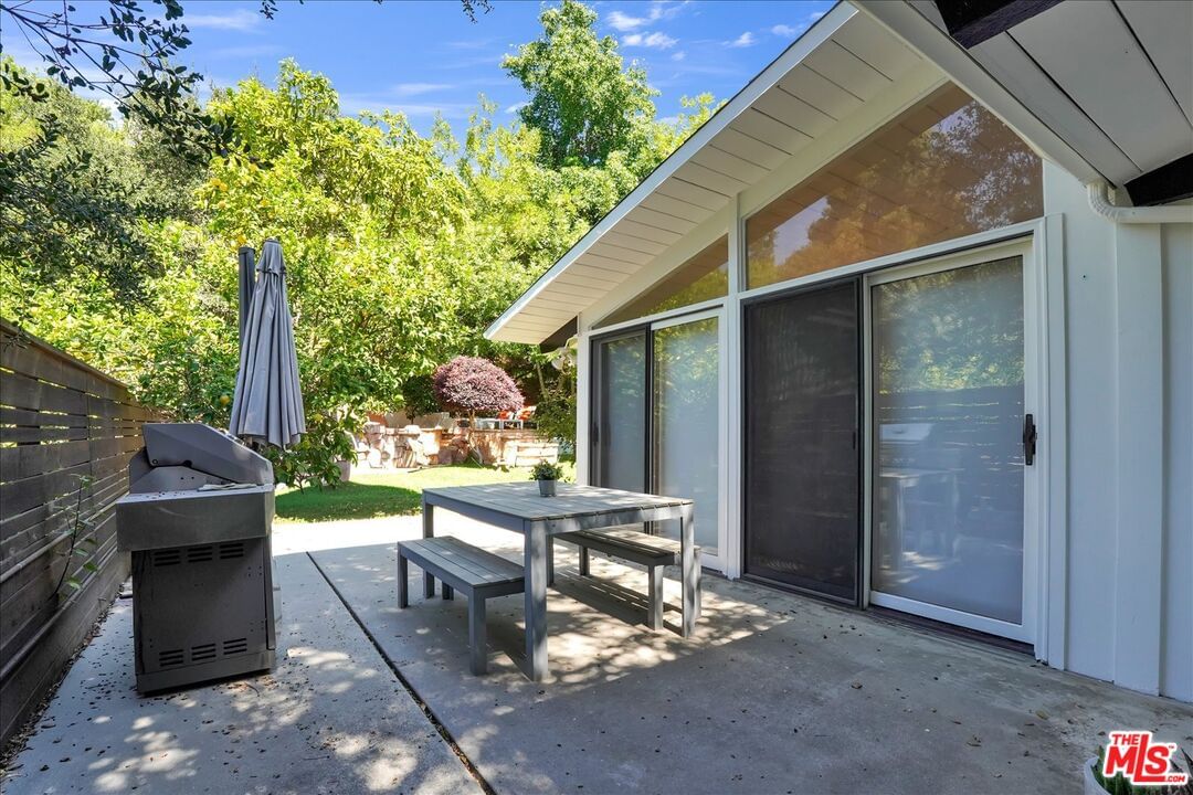 Woodcliff photo 37