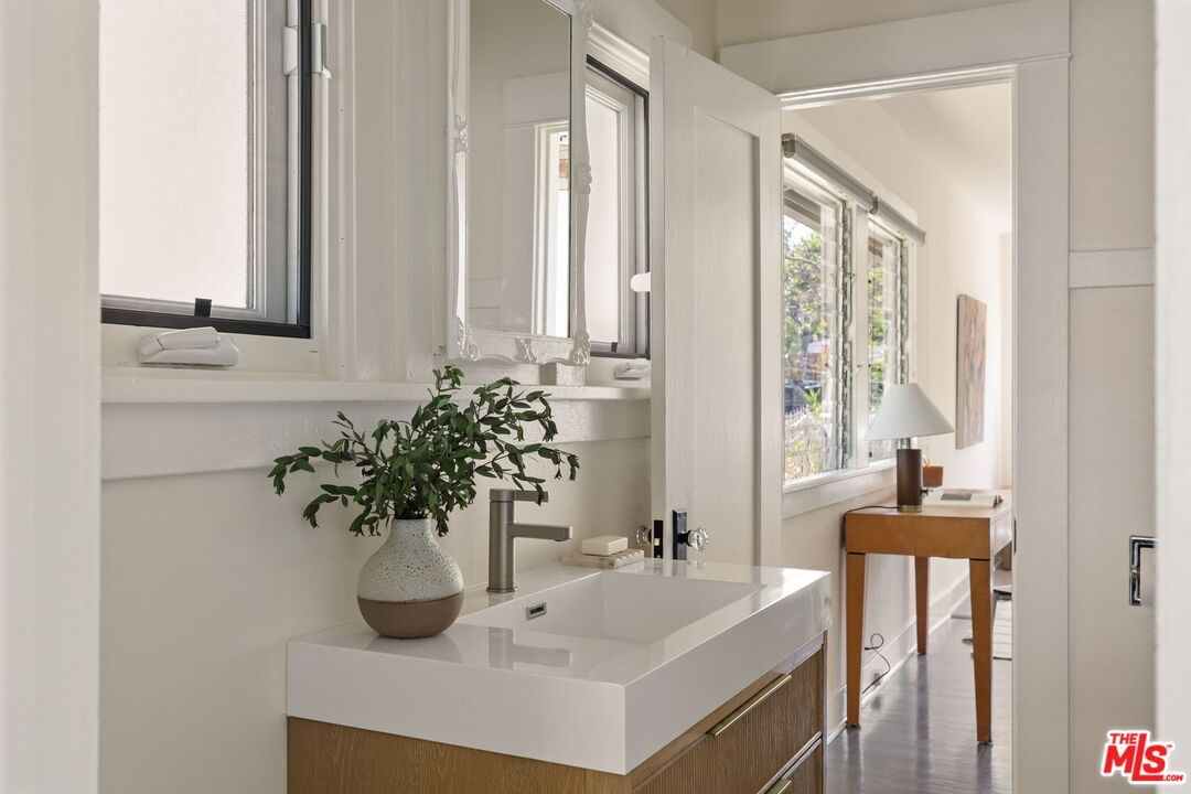 Avenue 53 photo 31