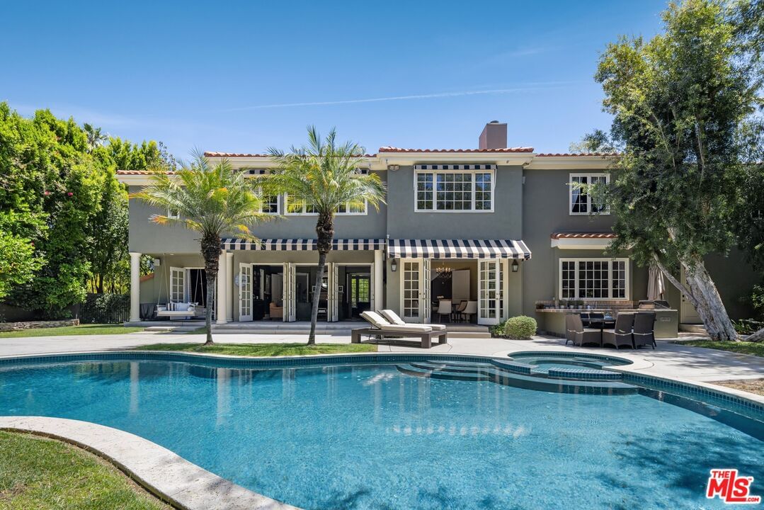 Encino photo 1