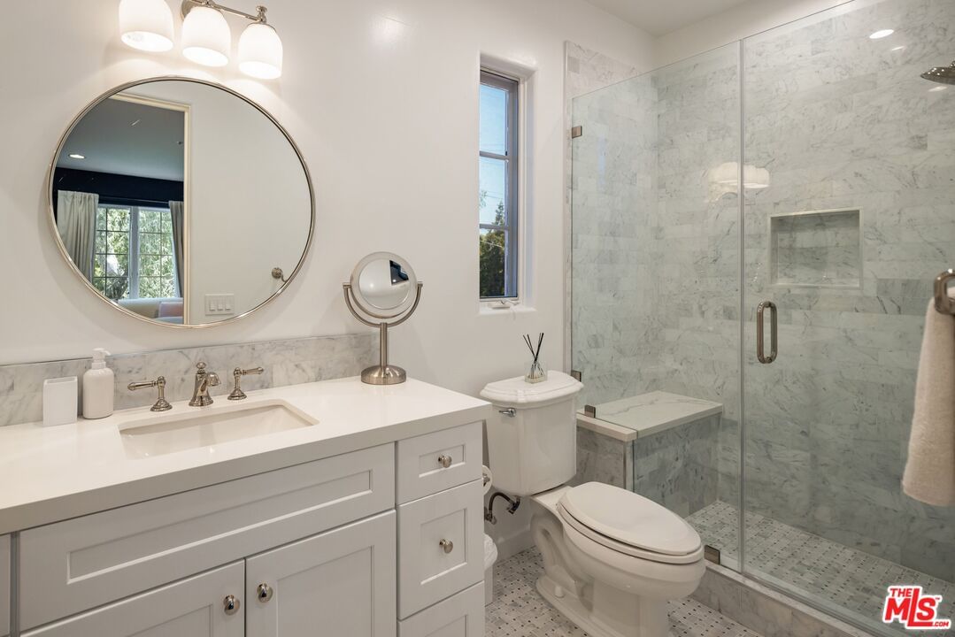 Encino photo 16