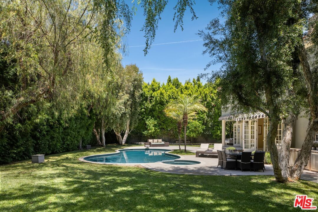 Encino photo 21
