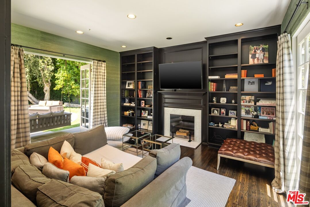 Encino photo 6