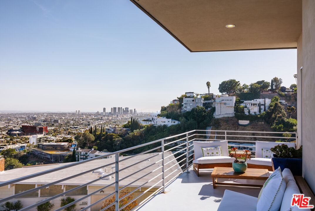 Hollywood photo 13
