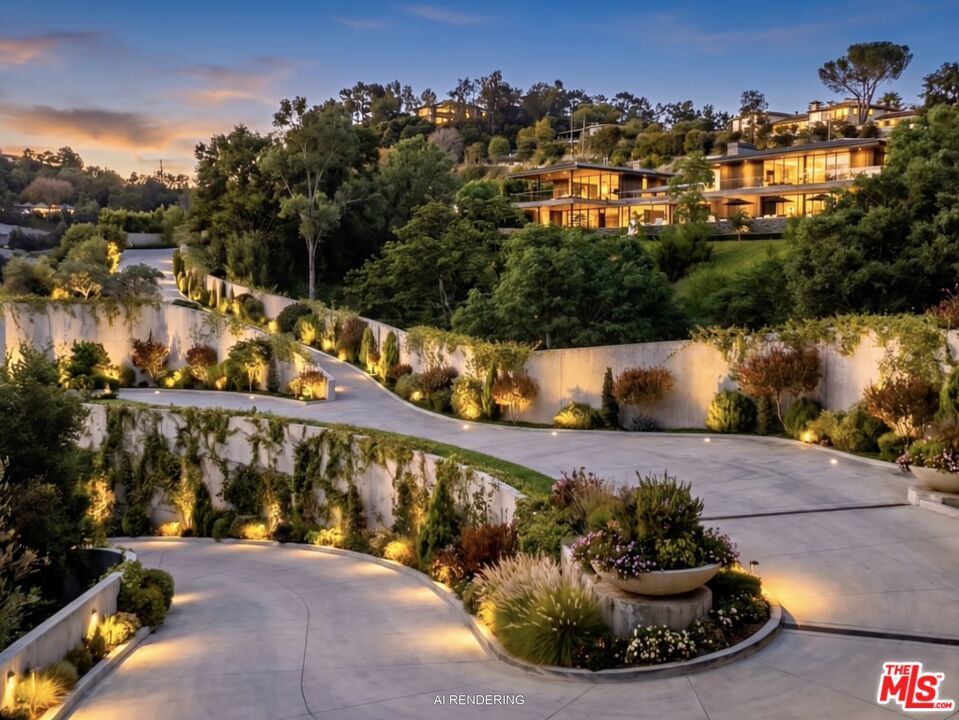 Mulholland photo 4