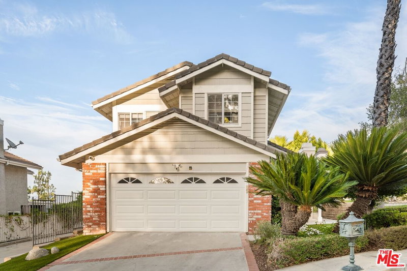 7282 Woodvale Ct