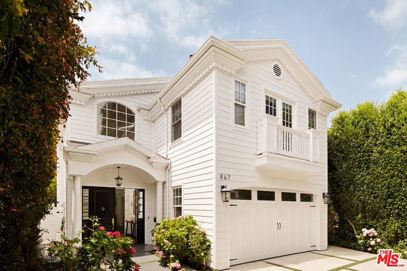867 Wellesley Ave
