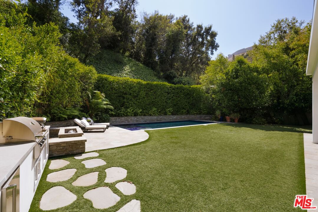 Mandeville Canyon photo 43