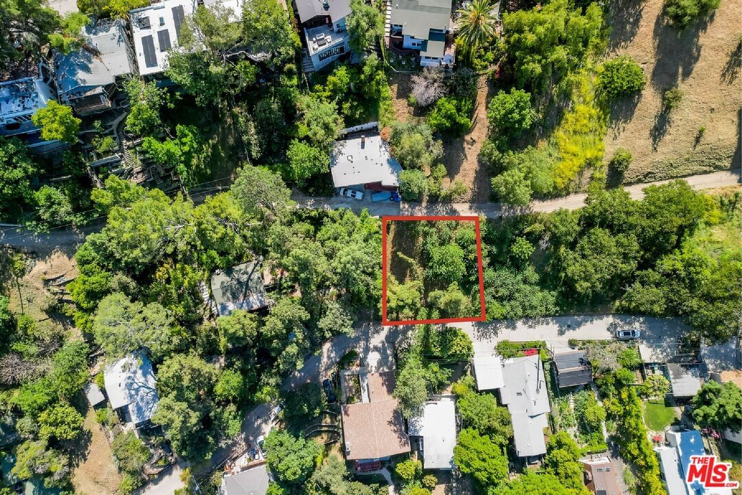 Avenue 44 photo 12