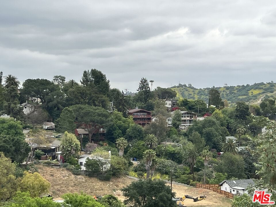 Avenue 44 photo 8