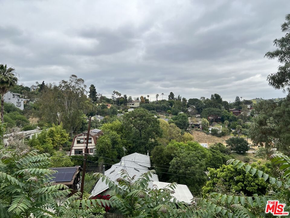 Avenue 44 photo 9
