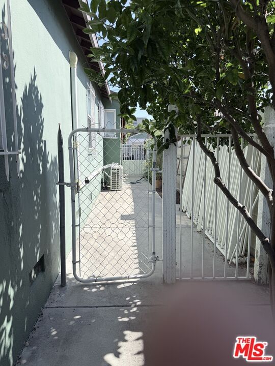 Cadillac photo 22