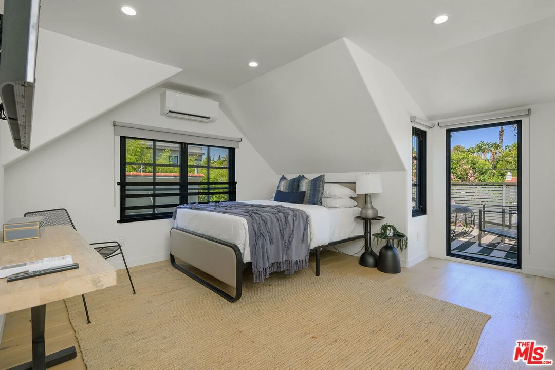Crescent Heights photo 22