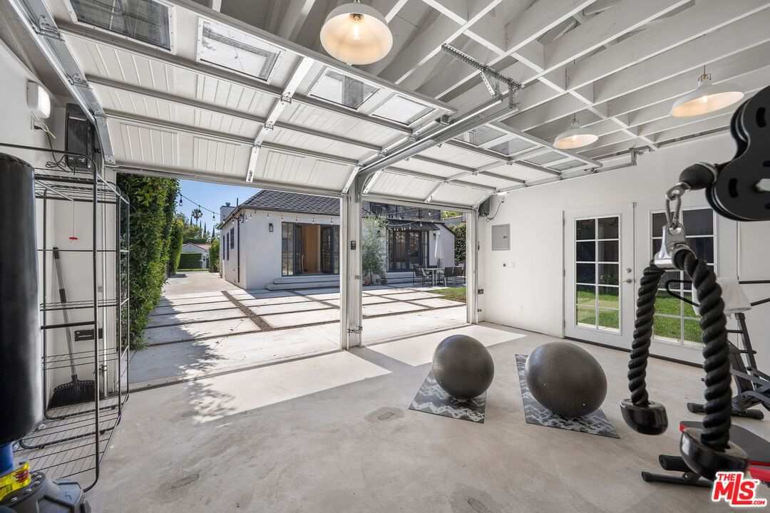 Crescent Heights photo 25