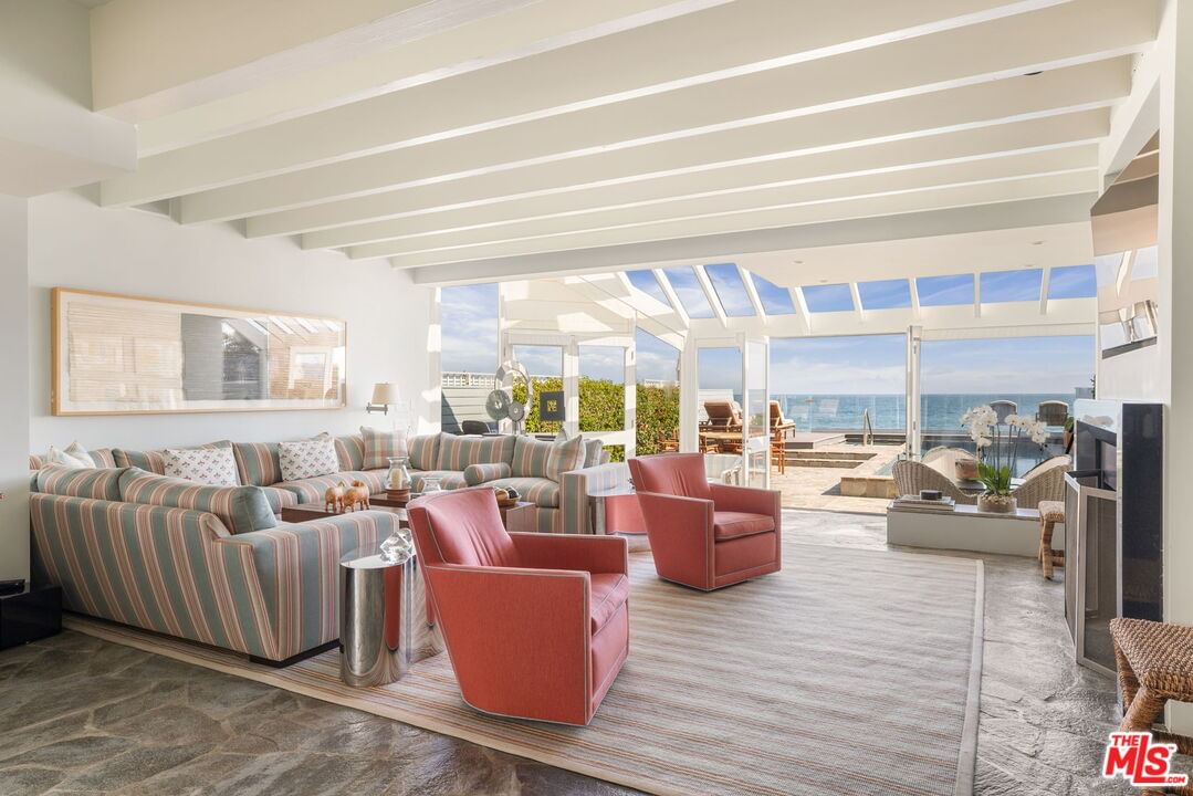 Malibu photo 19
