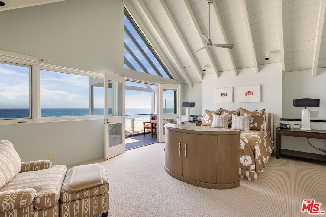 Malibu photo 27