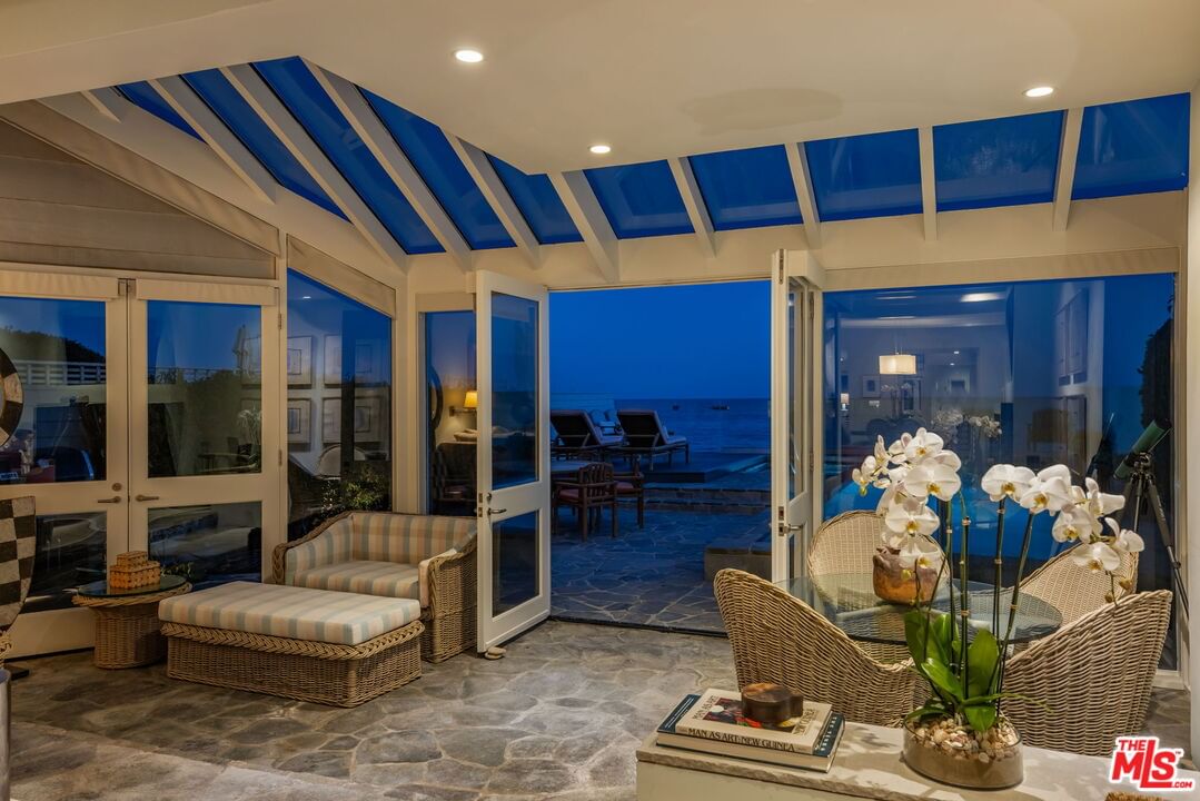 Malibu photo 6
