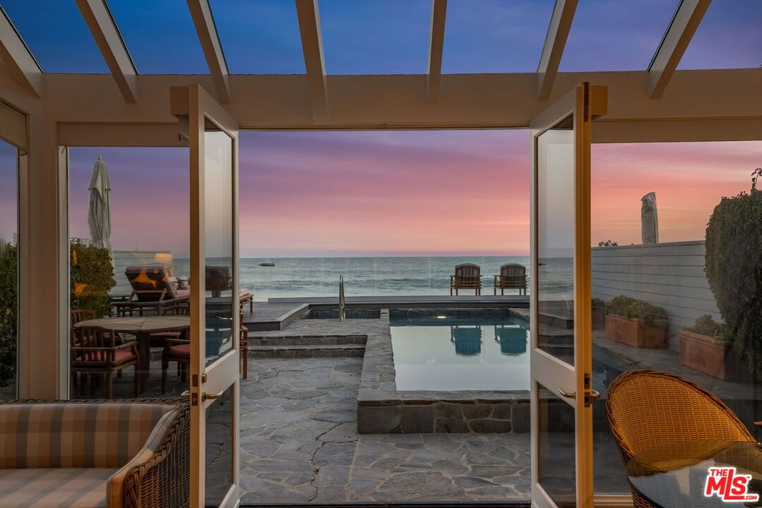 Malibu photo 7