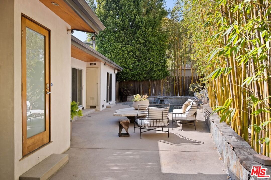 Hollywood photo 23