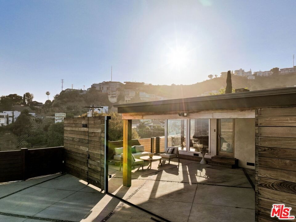 Hollywood photo 24