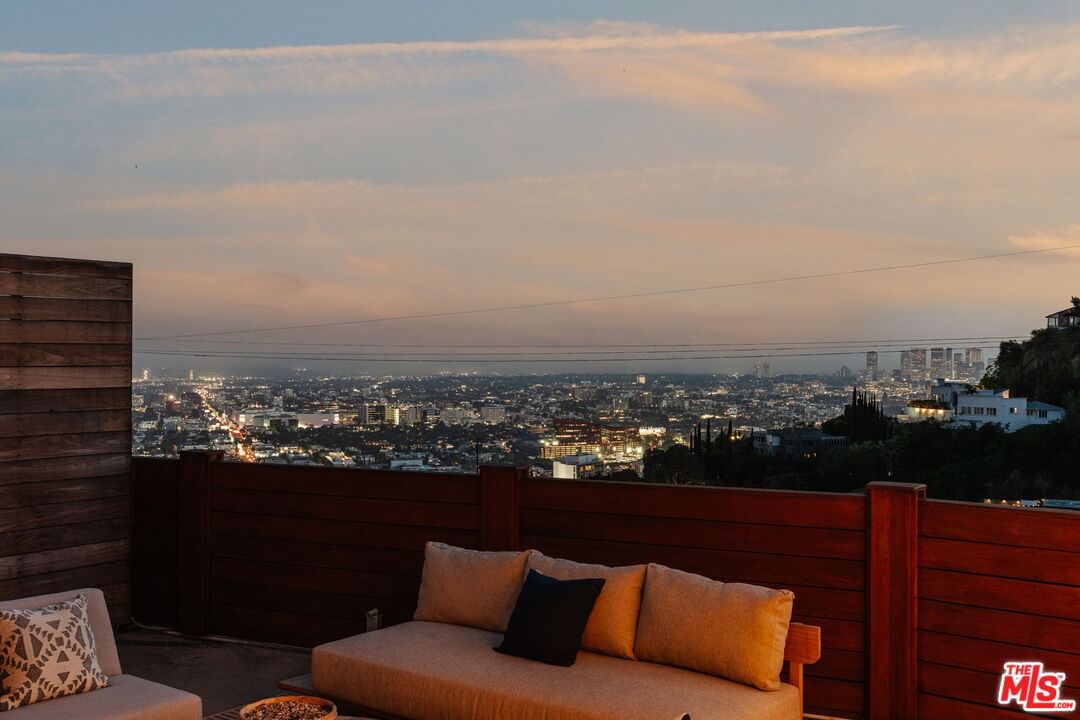 Hollywood photo 26