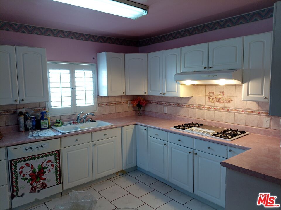Hillcrest photo 3