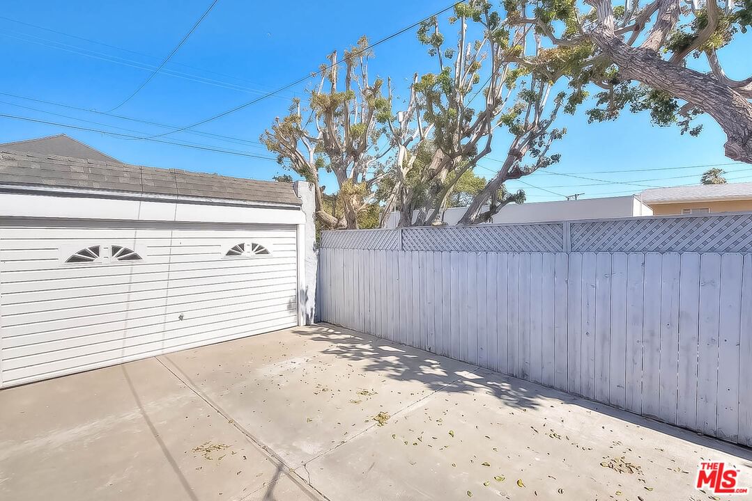 Hillcrest photo 26