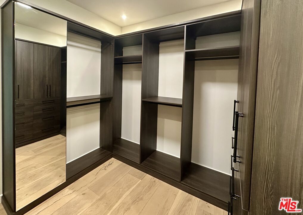 Tarzana Estates photo 44