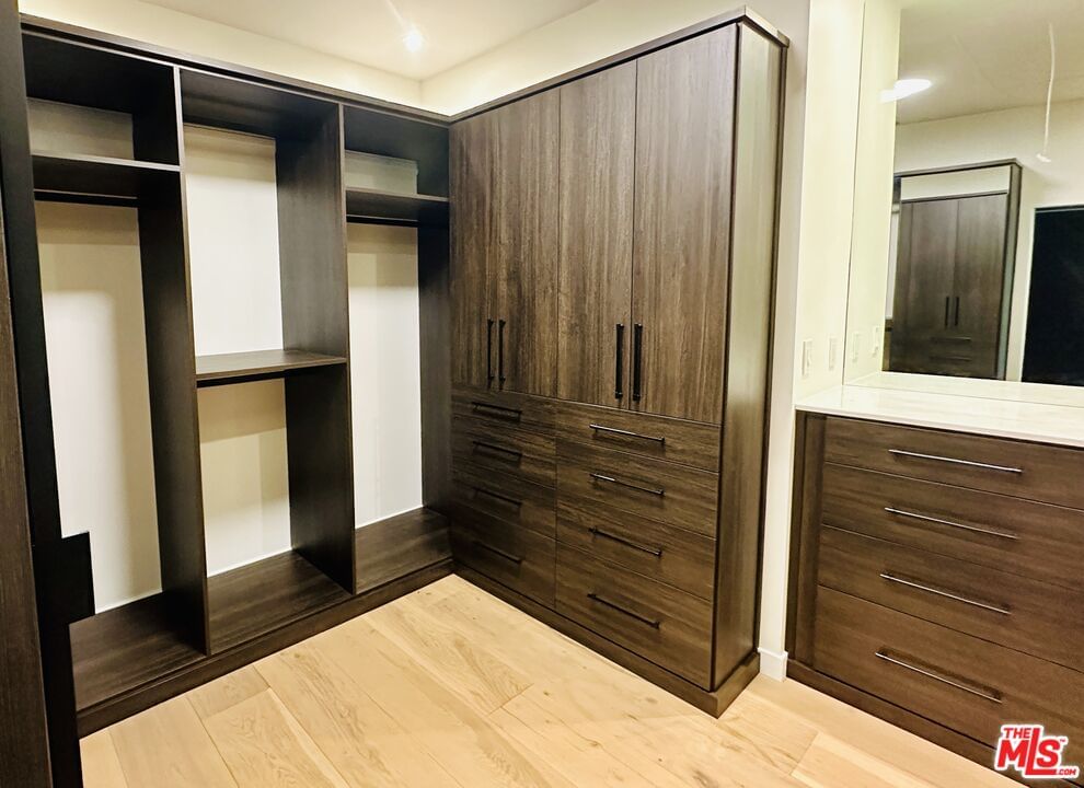 Tarzana Estates photo 45